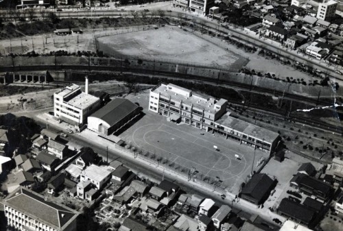 昭和33年（1958）当時的校舎の上空写真